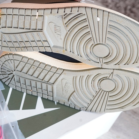 Jordan 1 Retro Low OG Travis Scott Olive - Picture 6 of 7